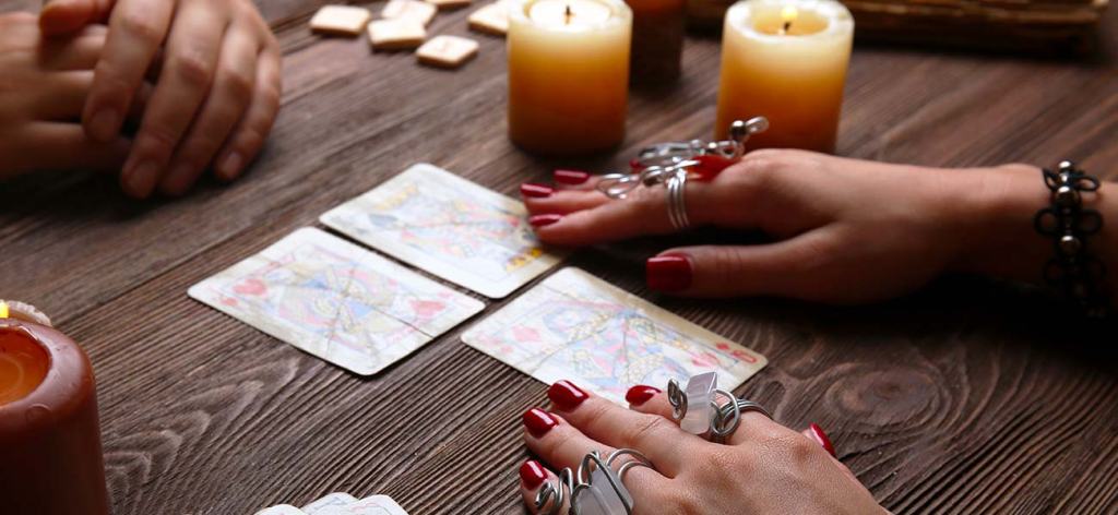 consultation spirituelle avec un voyant médium pour rituel d’amour personnalisé