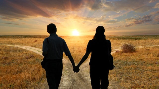 parcours symbolique représentant les étapes pour attirer une relation amoureuse sérieuse et durable