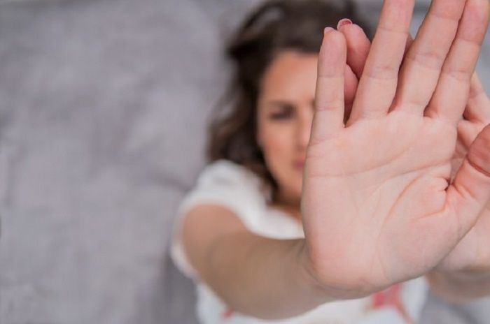 Erreurs fréquentes qui bloquent un retour affectif ou un rapprochement amoureux