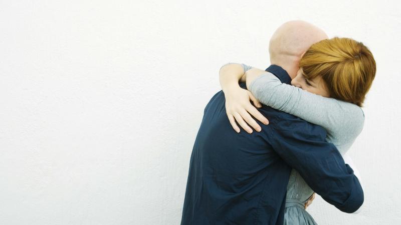 couple qui se retrouve et se réconcilie après un rituel de retour affectif – accompagnement du marabout Nawan